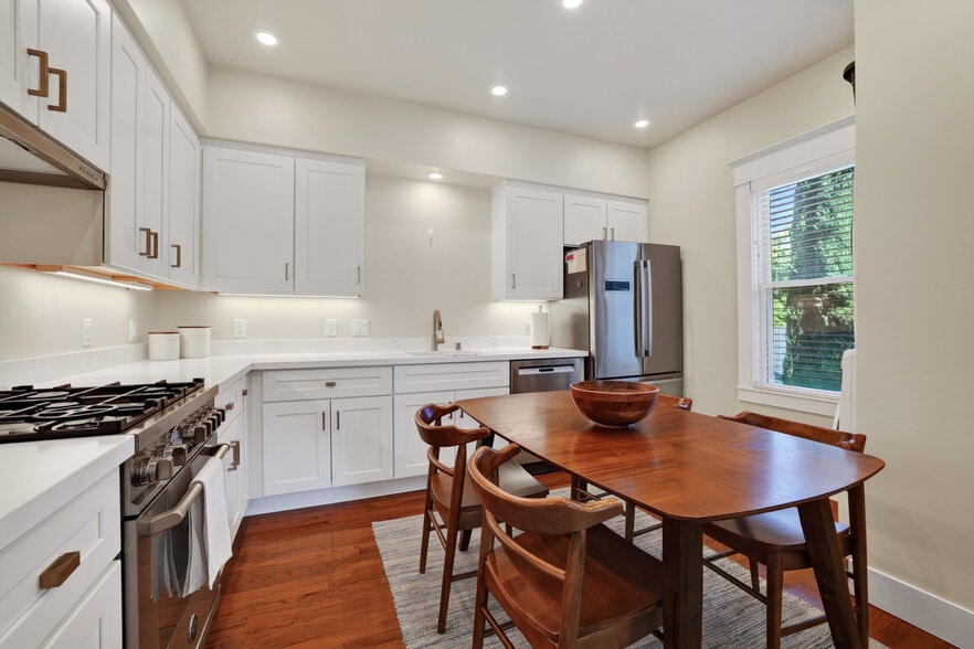More Photos Of 2409 I St, Sacramento Apartments For Sale