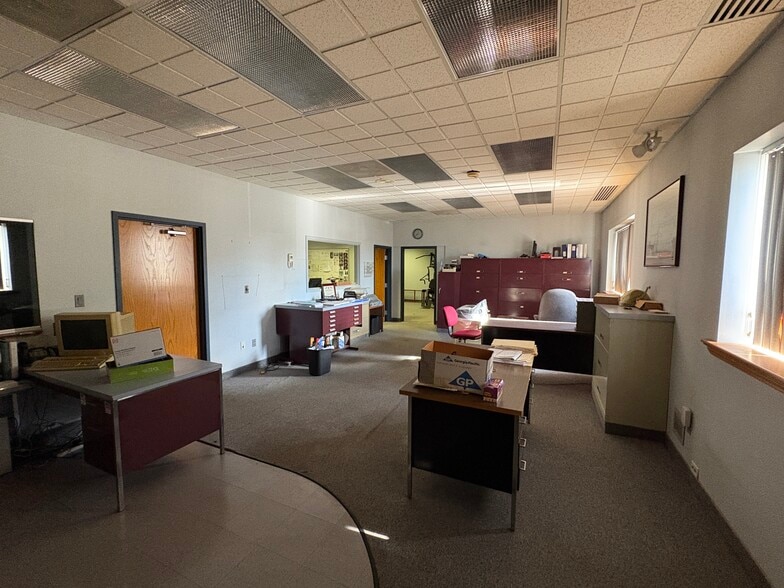 More Photos Of 28 Cordier St, Irvington Warehouse For Sale