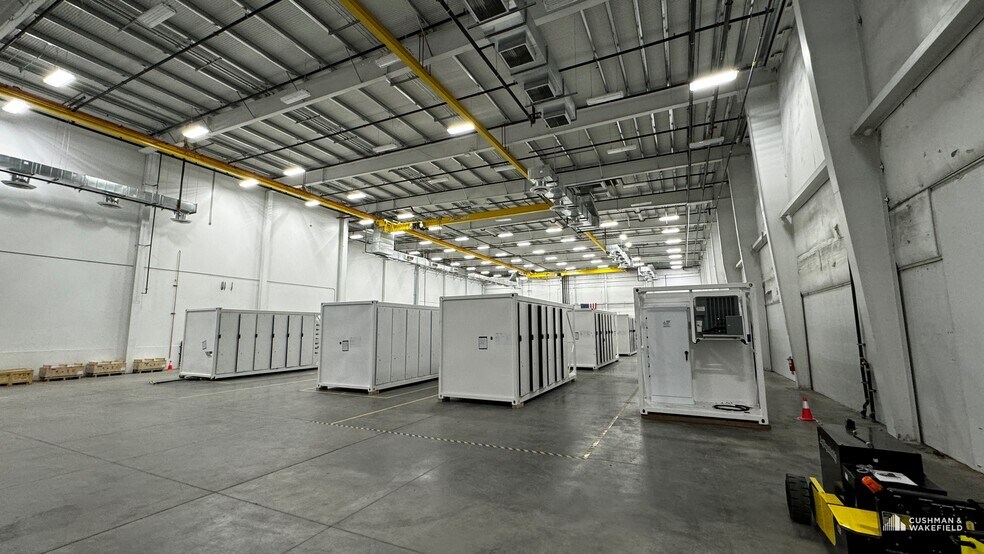 More Photos Of 31815 Great Western Dr, Windsor Manufacturing For Lease