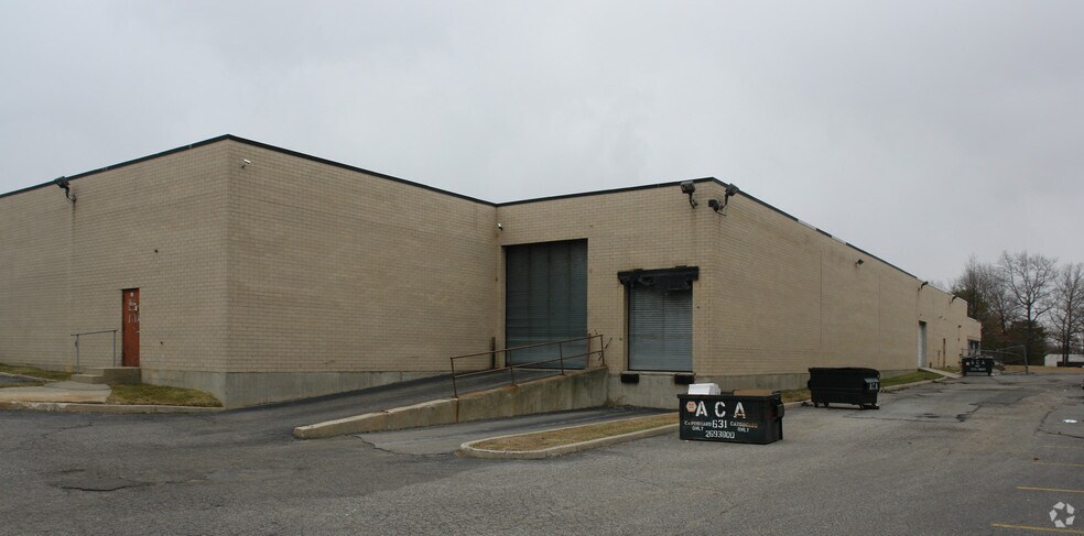 More Photos Of 180 Adams Ave, Hauppauge Flex For Lease