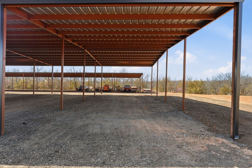 More Photos Of 15401 S Peebly Rd, Newalla Warehouse For Lease