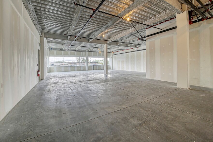 More Photos Of 3105 Pl Louis-R.-Renaud, Laval Office For Lease
