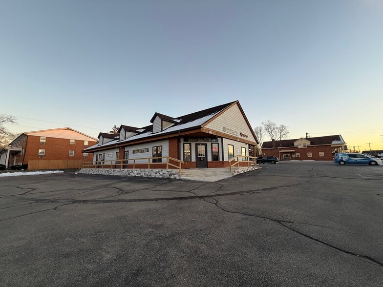 More Photos Of 264 N Main St, Centerville Storefront Retail Office For Lease
