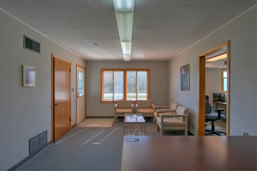 More Photos Of 1895 Frontage Rd, Mora Manufacturing For Sale