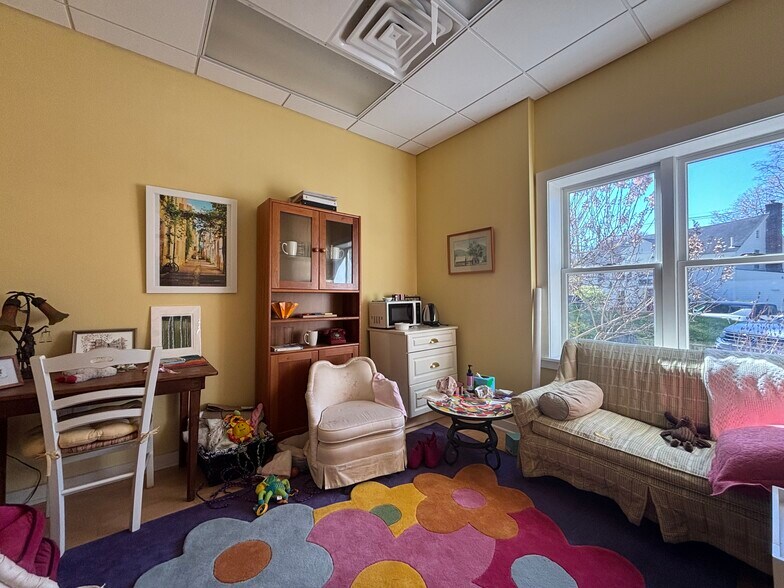More Photos Of 44 Main St, Great Barrington Office For Sale