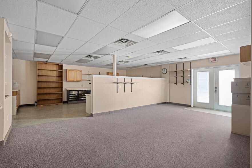 More Photos Of 901 Crown Point Rd, Westville Office For Lease