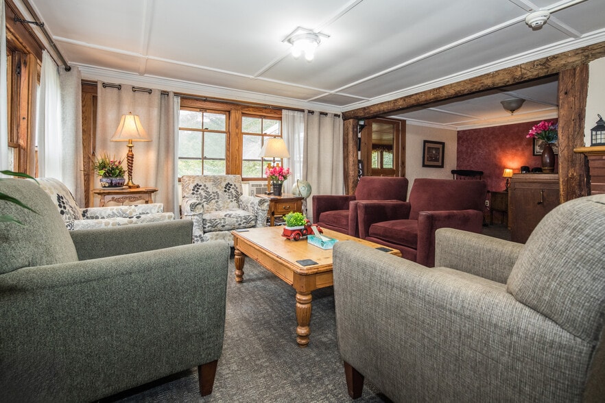 More Photos Of 78 Cream Hill Rd, Mendon Hospitality For Sale