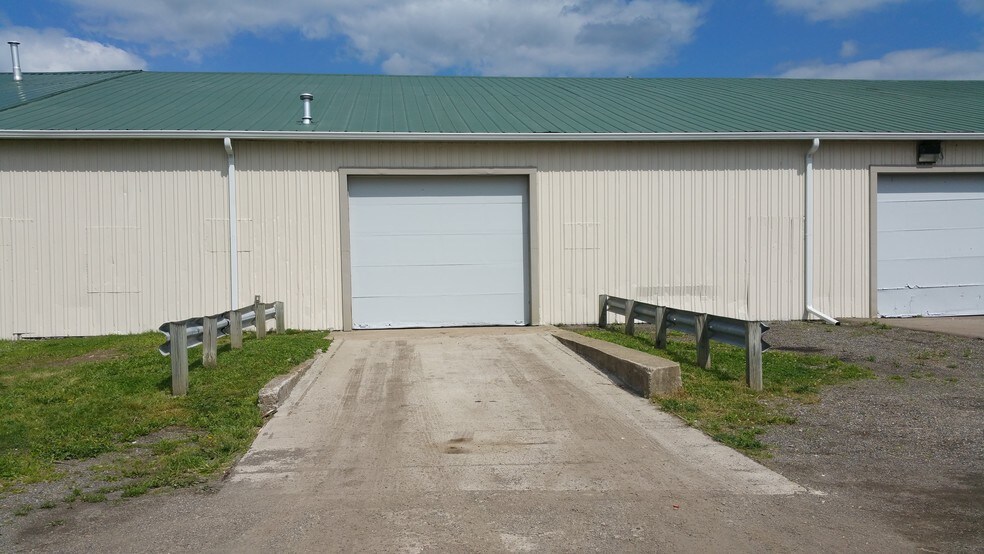 More Photos Of 2447 E Judd Rd, Burton Showroom For Sale