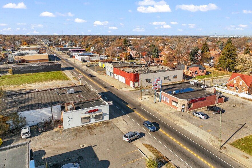 More Photos Of 7606 E 7 Mile Rd, Detroit Storefront For Sale