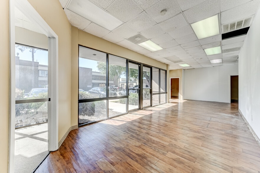 More Photos Of 9802 Whithorn Dr, Houston Office For Sale