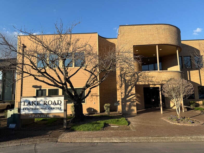 Primary Photo Of 7831 SE Lake Rd, Portland Office For Lease