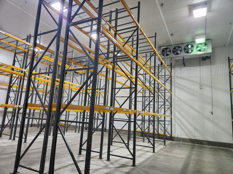 More Photos Of 450 Horizon Dr, Suwanee Warehouse For Lease