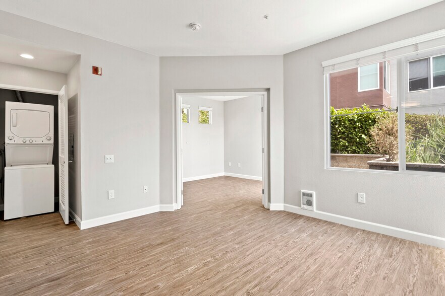 More Photos Of 1325 40th St, Emeryville Apartments For Lease