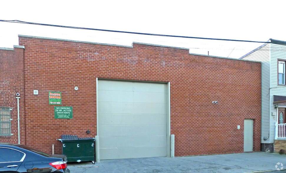 Primary Photo Of 10108 97th Ave, Ozone Park Auto Repair For Lease