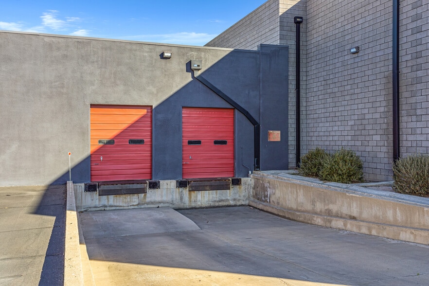 More Photos Of 1926 W North Ln, Phoenix Distribution For Lease
