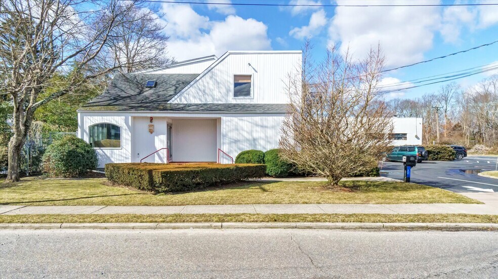 More Photos Of 32 Chichester Ave, Center Moriches Industrial For Sale