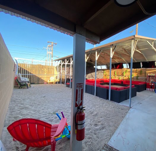 More Photos Of 221 S Main St, Coolidge Bar For Lease