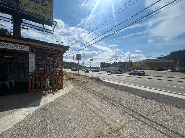 More Photos Of 4846 McKnight Rd, Pittsburgh Auto Repair For Lease