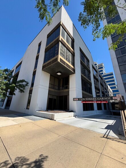 More Photos Of 456 Fulton St, Peoria Office For Sale