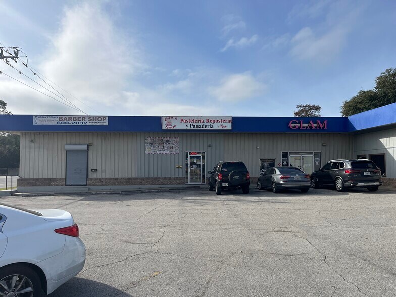 More Photos Of 1906 Parental Home Rd, Jacksonville Storefront For Sale