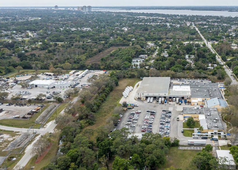 More Photos Of 5100 Tice St, Fort Myers Manufacturing For Sale