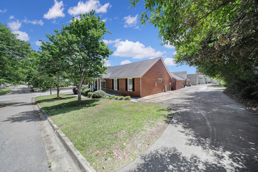 More Photos Of 312 N Main St, Lancaster Office For Lease