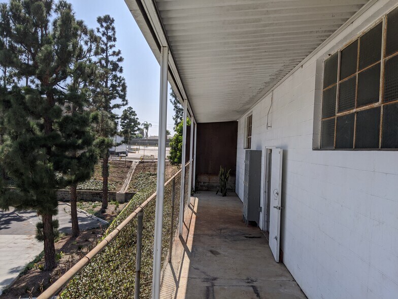 More Photos Of 936 W Hyde Park Blvd, Inglewood Manufacturing For Lease