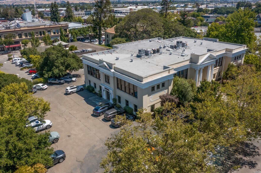 More Photos Of 11 5th St, Petaluma Loft Creative Space For Lease