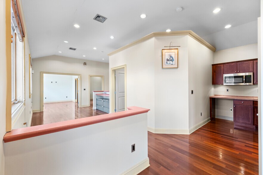 More Photos Of 613 Amboy Ave, Perth Amboy Medical For Lease