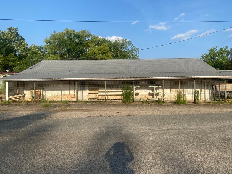 More Photos Of 928 White Ave, Graceville Light Manufacturing For Sale
