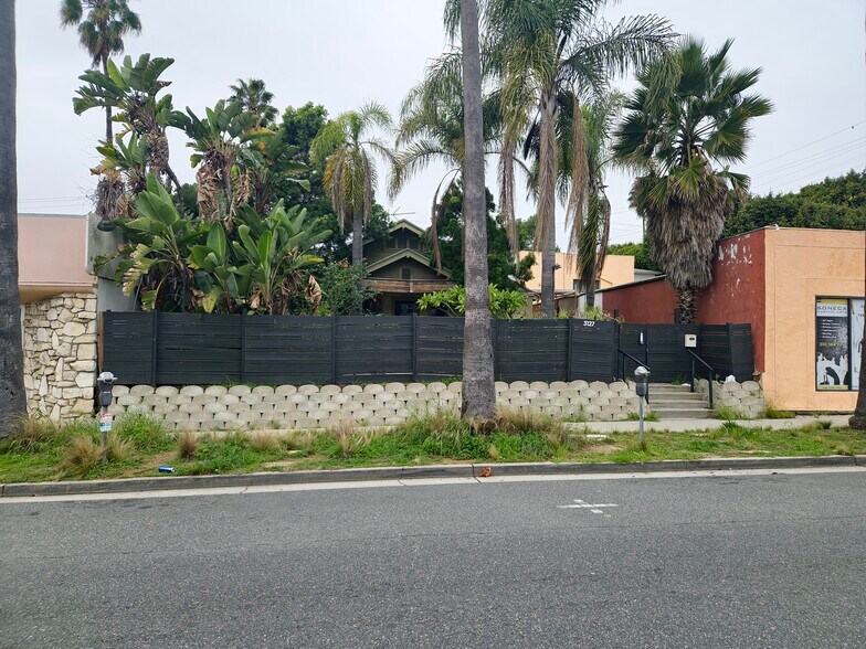 More Photos Of 3127 Santa Monica Blvd, Santa Monica Freestanding For Lease