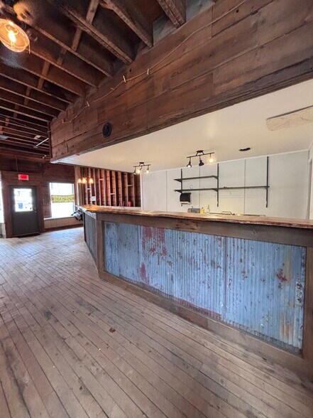 Primary Photo Of 73 W State Rd, Newaygo Storefront For Lease