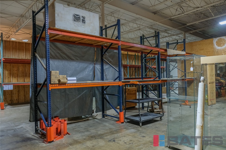 More Photos Of 9203 Diplomacy Row, Dallas Distribution For Lease