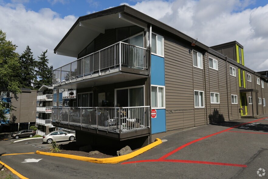 More Photos Of 12411-12415 Ambaum Blvd SW, Seattle Apartments For Sale