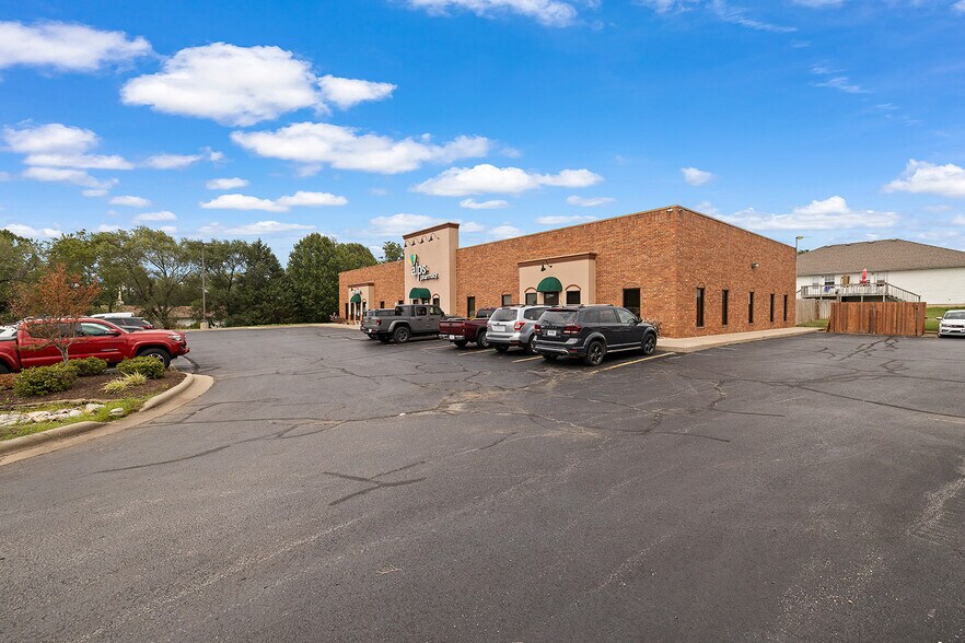 More Photos Of 1824 N Hwy CC, Nixa Medical For Lease