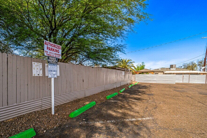 More Photos Of 2012 E Broadway Blvd, Tucson Storefront Retail Office For Lease