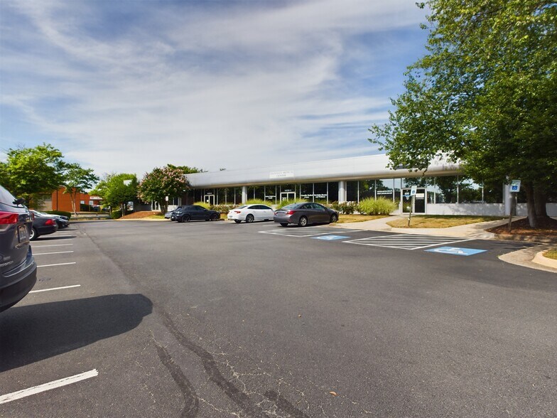 More Photos Of 14012-14018 Sullyfield Cir, Chantilly Medical For Lease
