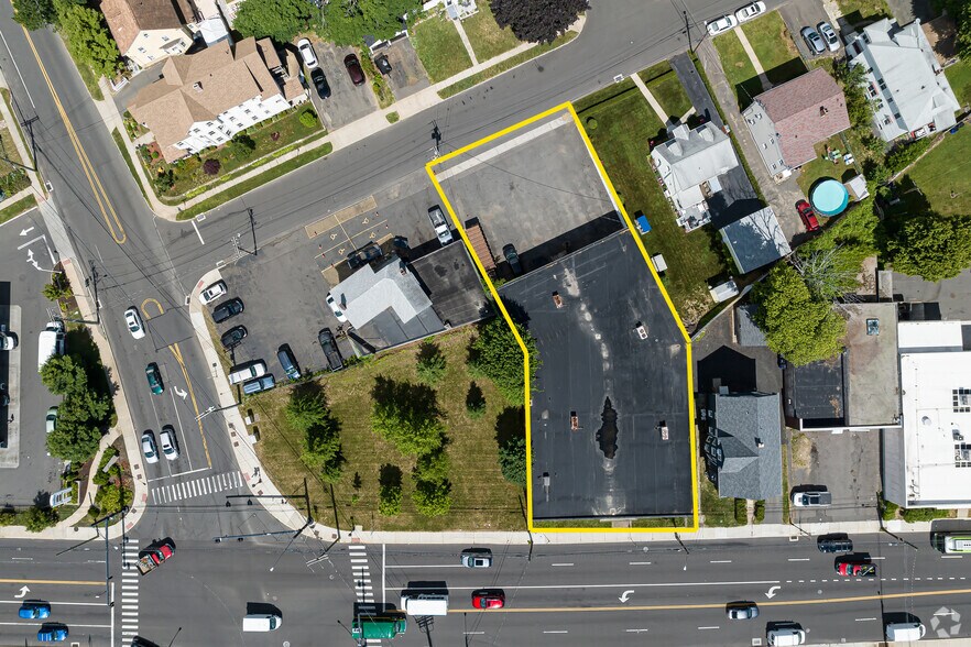 More Photos Of 453 New Park Ave, West Hartford Warehouse For Lease