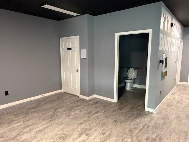 More Photos Of 1344 E Cobb Dr, Marietta Office For Lease