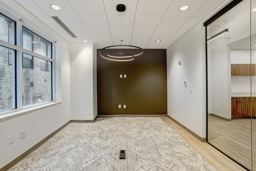 More Photos Of 211 Commerce St, Nashville Office For Lease
