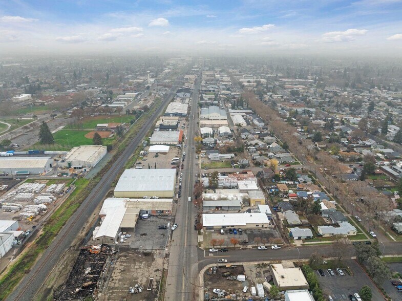More Photos Of 709 N Sacramento St, Lodi Warehouse For Sale
