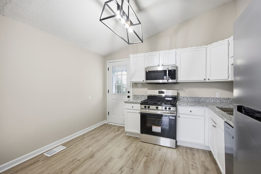 More Photos Of 1651 Donna Lynn Dr, Smyrna Office For Sale
