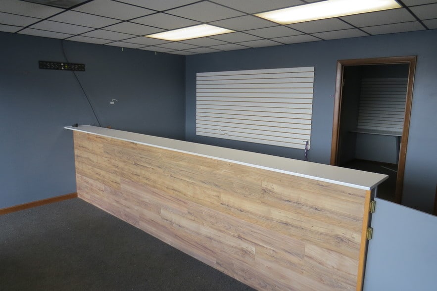 More Photos Of 9228 Indianapolis Blvd, Highland Storefront For Lease