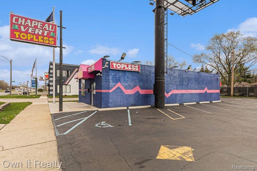 More Photos Of 16550-16512 Telegraph Rd, Detroit General Retail For Sale