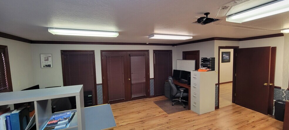 More Photos Of 887 S Orem Blvd, Orem Office For Sale