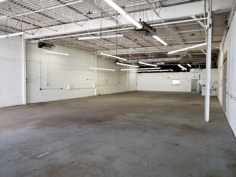 More Photos Of 174-180 Miller Pl, Hicksville Warehouse For Lease