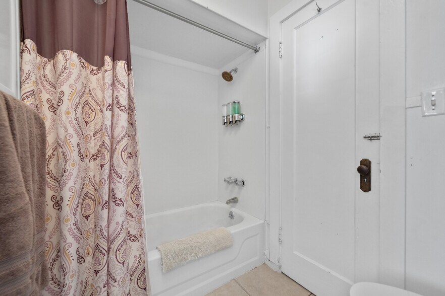 More Photos Of 741 Park Ave, Hot Springs Hotel For Sale