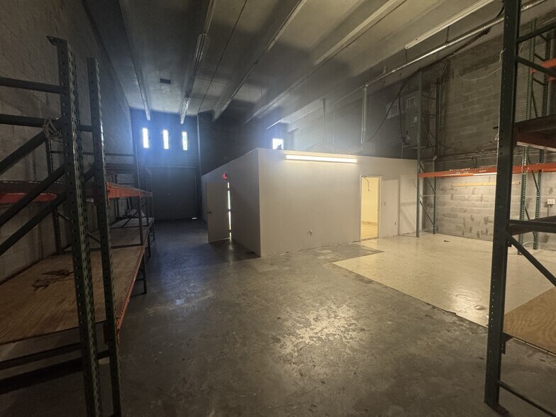 More Photos Of 5745-5759 NW 151st St, Miami Lakes Light Distribution For Lease