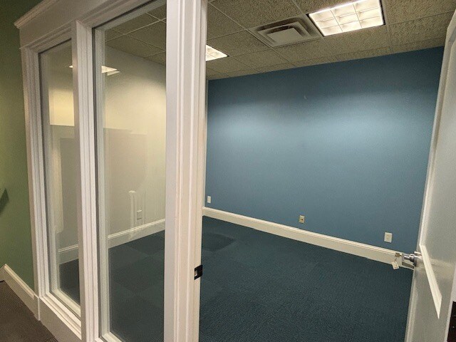 More Photos Of 201 N Clinton Ave, Saint Johns Storefront For Lease