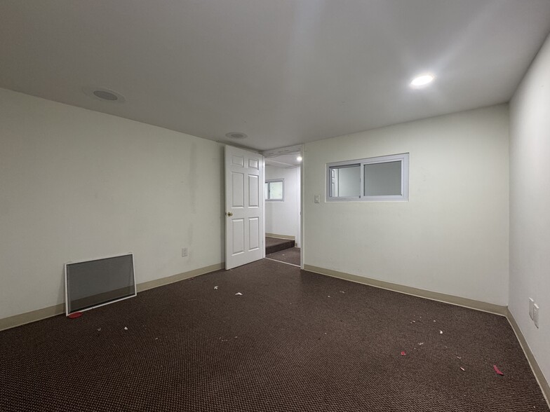 More Photos Of 2857 Steinway St, Astoria Apartments For Lease